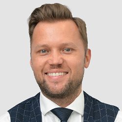 oic-speaker-szymon-frank